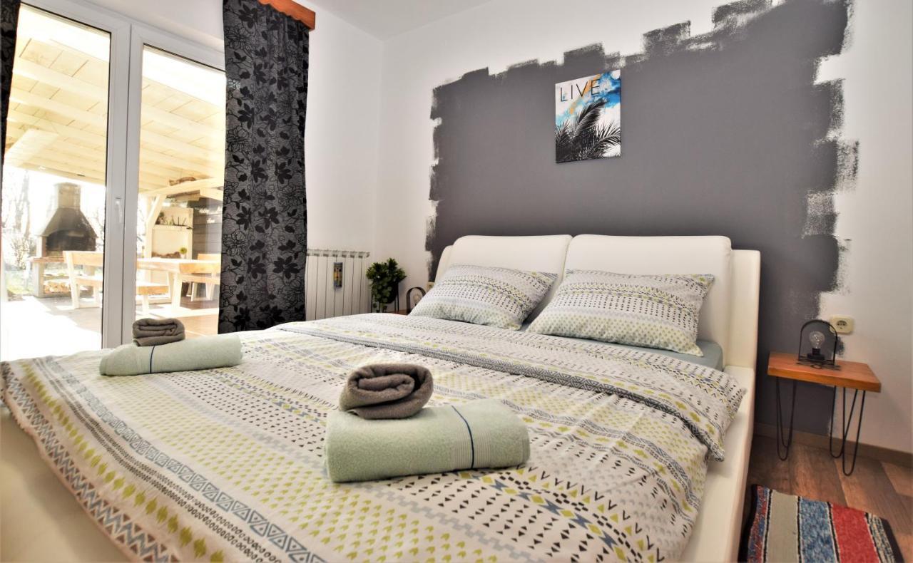 Holiday Home Melani Sinac Εξωτερικό φωτογραφία